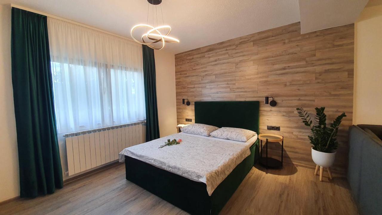 Apartments Lucic สลูน ภายนอก รูปภาพ