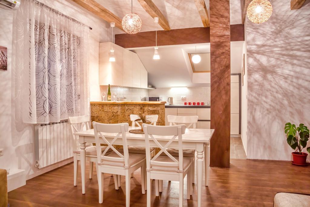 Apartments Lucic สลูน ห้อง รูปภาพ